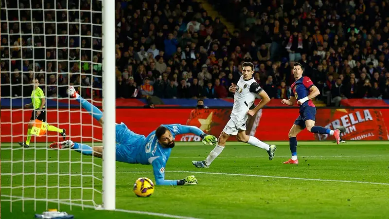 ৬৬ বছরের ইতিহাস পাল্টে দিয়ে বার্সেলোনার গোল উৎসব