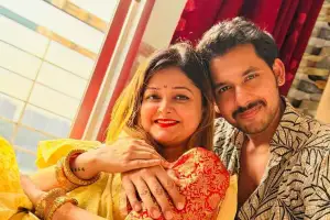 যা বলে আত্মহ’ত্যা করলেন অভিনেতা জাহের আলভীর স্ত্রী