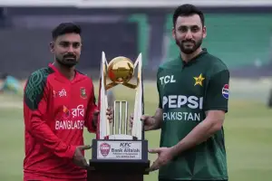 Bangladesh vs Pakistan: বিশাল বড় লক্ষ্য, হাতে ৬ উইকেট-LIVE