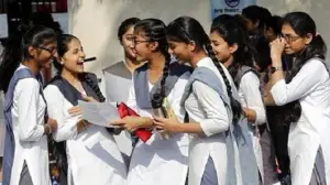 শিক্ষা মন্ত্রণালয় চালু করছে ব্লেন্ডেড ক্লাশ, কমছে সাপ্তাহিক ছুটি