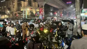 তেলের পাম্পে ‘জরুরি লাইন’, কারা পাবেন এই সুবিধা-দেখুন সময়সূচি