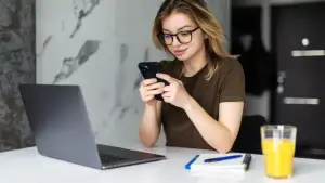 অনলাইনে তরুণ-তরুণীরা সবচেয়ে বেশি কী খোঁজে? জরিপে বেরিয়ে এলো চাঞ্চল্যকর তথ্য