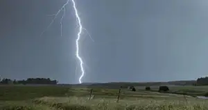 বজ্রপাতে সারা দেশে নি’হত ১১ জন: শোকের ছায়া যেসব অঞ্চলে