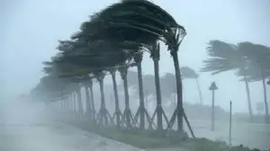 ৮০ কিমি বেগে ঝড়ের সতর্কতা: দুপুরের আগেই হতে পারে কালবৈশাখী