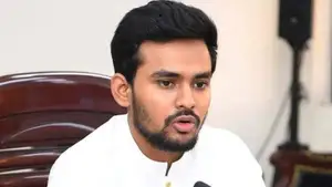 রাজধানীর ২ প্রশাসক নিয়ে বিস্ফোরক মন্তব্য আসিফের