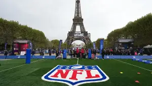 ফ্রান্সে বিক্ষোভ-সহিংসতার মধ্যেই NFL ম্যাচ, দর্শকে পূর্ণ স্টেডিয়াম
