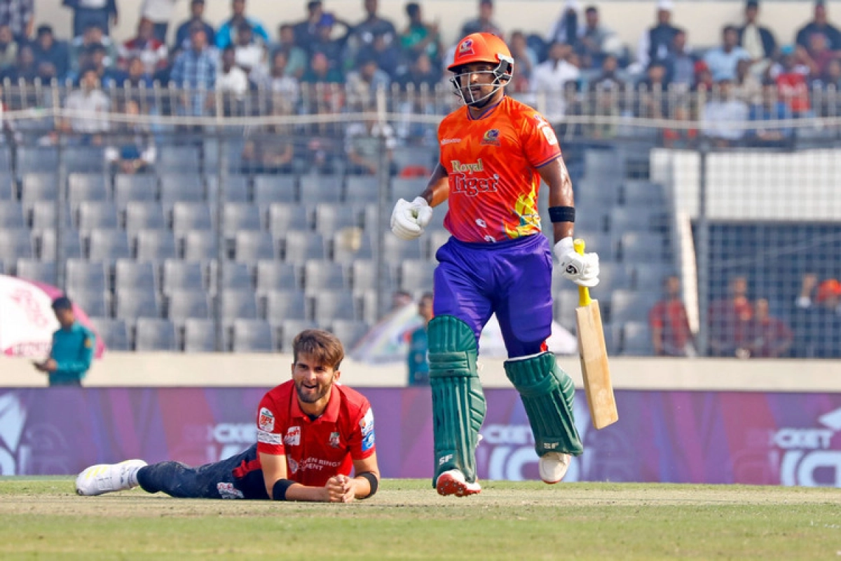 ইয়াসির আলি ও বিজয়ে ছক্কার বৃষ্টিতে বরিশালকে বিশাল রানের টার্গেট দিল রাজশাহী