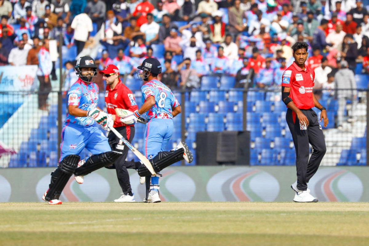 ফরচুন বরিশালের মাঝাড়ি রানের টার্গেট দিল চিটাগং কিংস