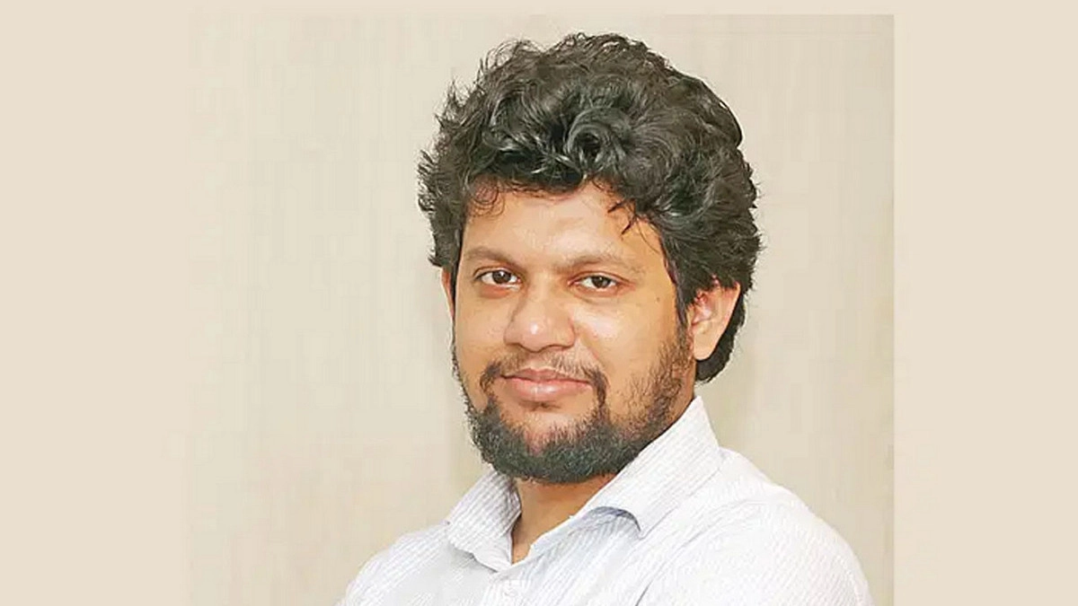 মাহফুজ আলমের স্ট্যাটাসে তোলপাড় রাজনৈতিক মহল
