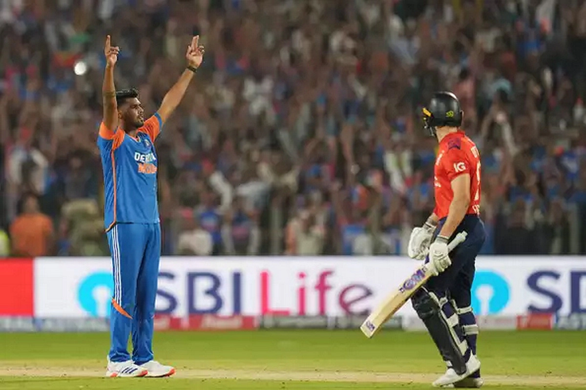 একাদশে ১২ জন ক্রিকেটার খেলিয়ে ইংল্যান্ডকে হারালো ভারত, উঠলো আলোচনার ঝড়