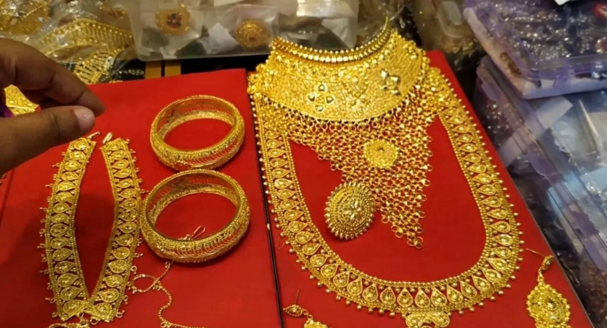 আজকের ১৮, ২১, ও ২২ ক্যারেট সোনা ও রুপার দাম