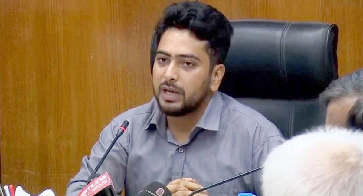 উপদেষ্টা নাহিদ ইসলামের পদত্যাগ : মন্ত্রণালয়ে আসতে পারে বড় পরিবর্তন