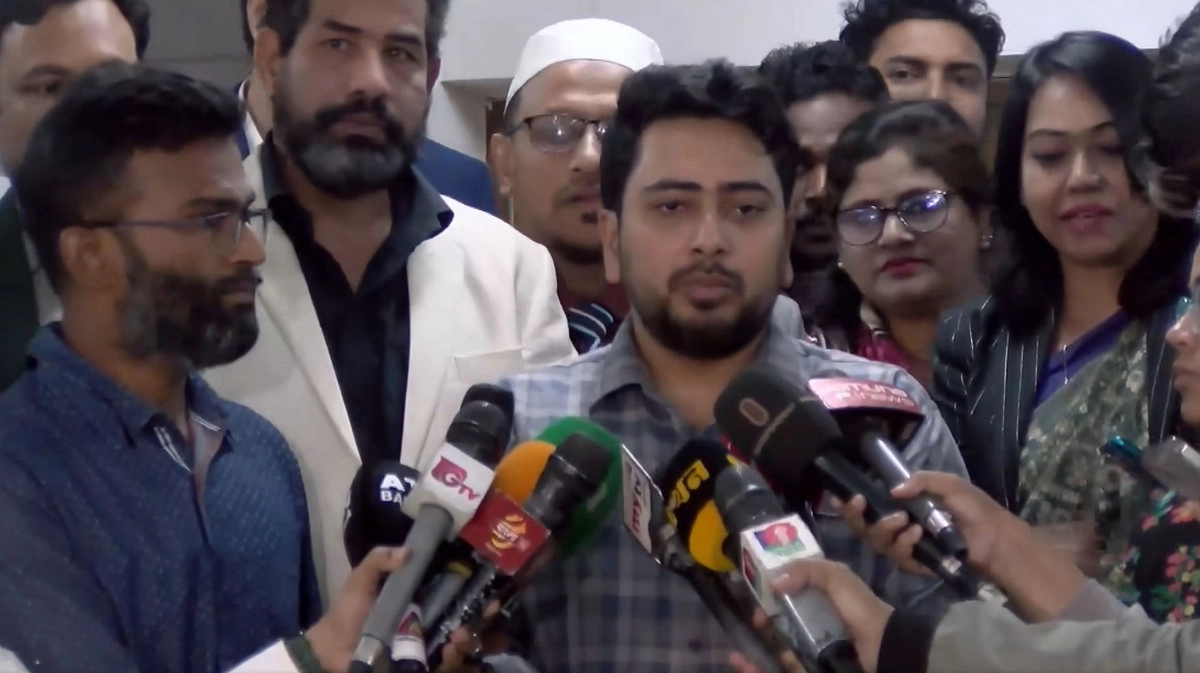 নাহিদ ইসলাম সরকারের উপদেষ্টা পরিষদ থেকে পদত্যাগ করলেন