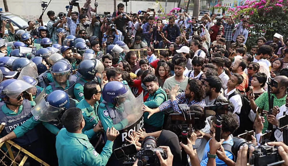 ধ.র্ষণবিরোধী পদযাত্রার আড়ালে পুলিশের বিরুদ্ধে চক্রান্ত