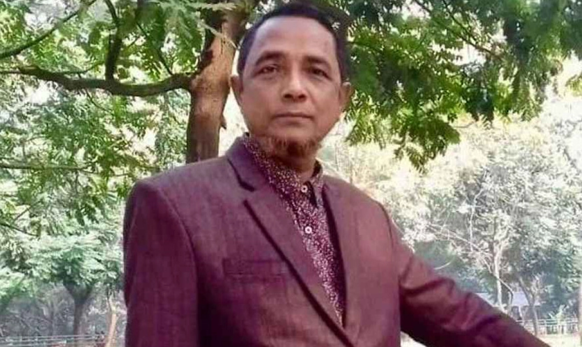 মেয়ের পরীক্ষার দিনে বাবার শেষ যাত্রা