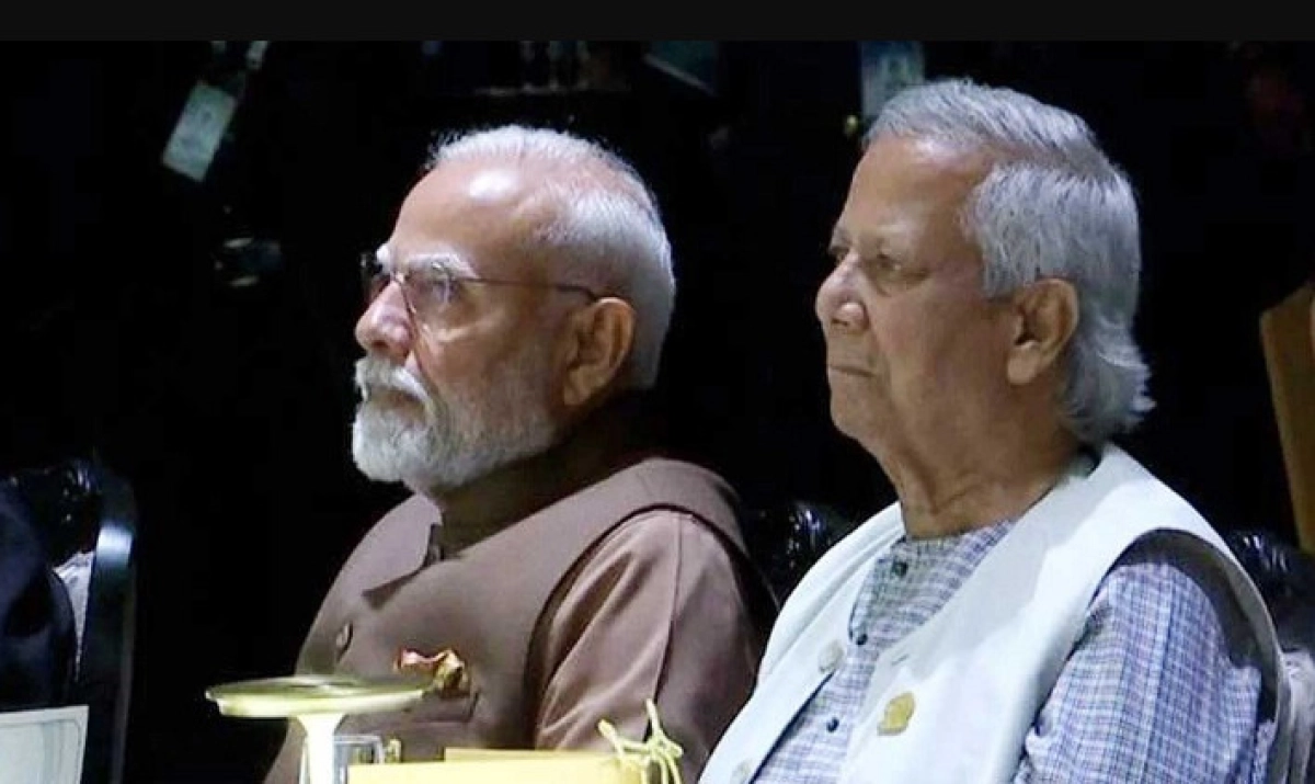 ভারতের উপর নিষেধাজ্ঞা: কোটি ডলারের বাণিজ্যে ধস, দৃঢ় অবস্থানে বাংলাদেশ