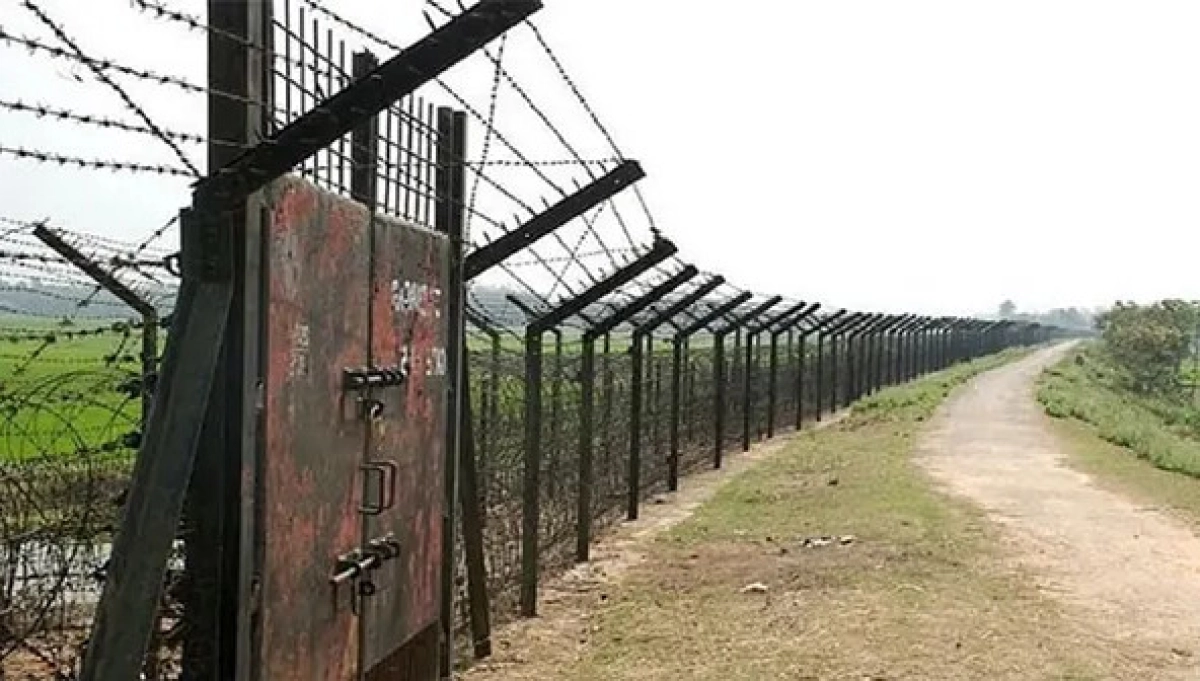 পাটগ্রাম সীমান্ত থেকে এসএসসি পরীক্ষার্থীসহ দুই বাংলাদেশিকে ধরে নিয়ে গেল বিএসএফ