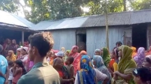 শ্বশুরবাড়িতে ‘মিষ্টির প্যাকেটে’ পাঠালেন ইটের গুঁড়া