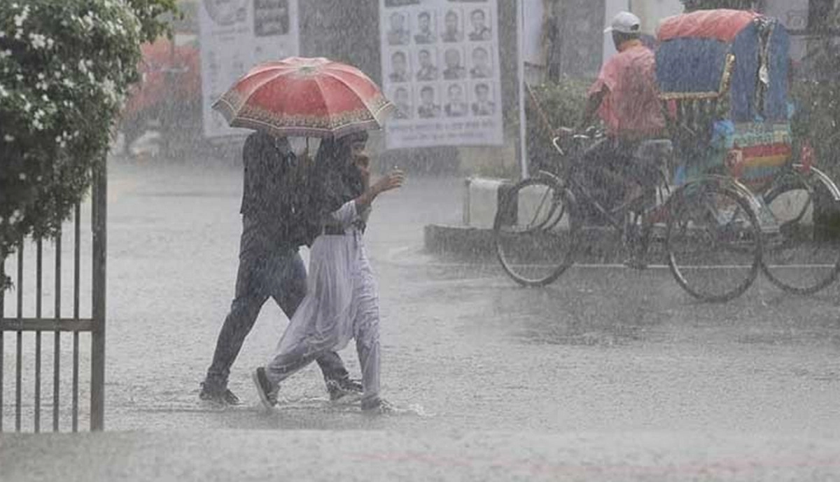 আজ বরিশাল-চট্টগ্রামে ভারী বর্ষণের শঙ্কা, পাহাড়ি এলাকায় ভূমিধসের আশঙ্কা