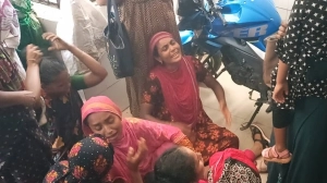 রাইস কুকারে রান্না করতে গিয়ে মায়ের সাথে প্রাণ গেল ছোট্ট মেয়ের