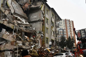 শক্তিশালী ভূমিকম্প: ৭.৬ মাত্রার কম্পন-সুনামি সতর্কতা