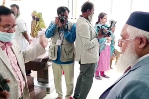 যে কারণে ক্ষমা পেলেন স্বাস্থ্যের ডিজির সাথে তর্কে জড়ানো ডা. ধনদেব!