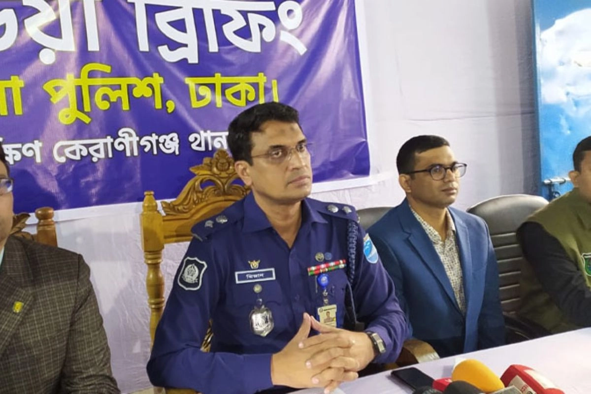 মাদ্রাসা ভবনে বি’স্ফোরণ: ককটেলসহ গ্রে’ ফতার ৩ জন