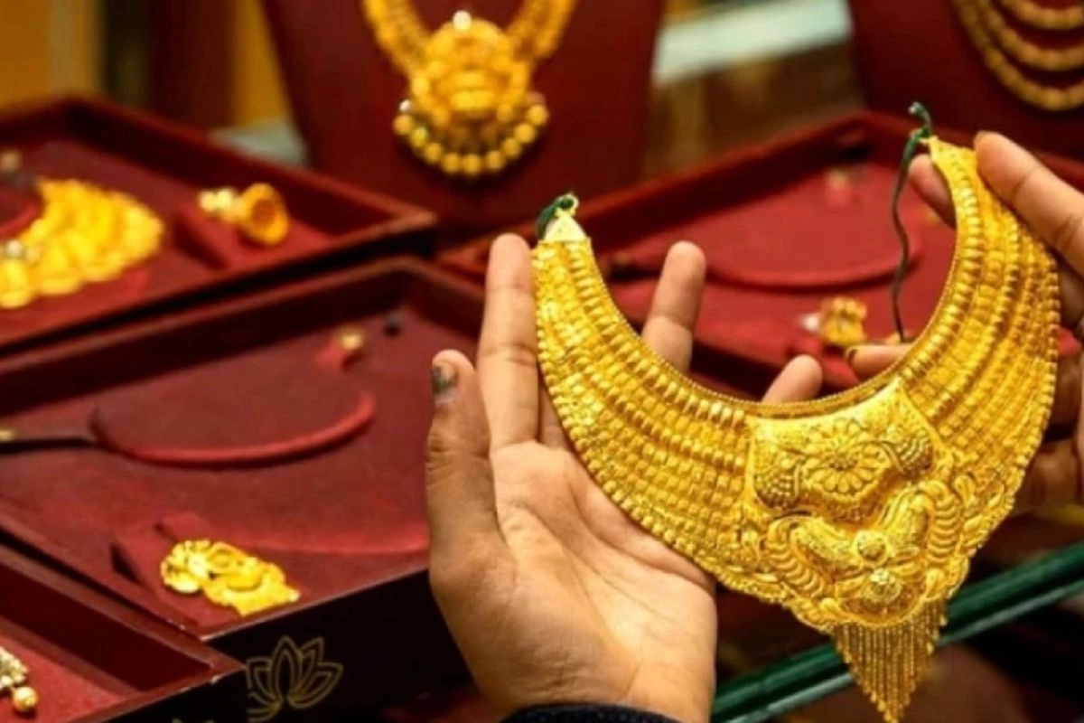 স্বর্ণের বাজারে ফের স্বস্তি: আজকের বাজারদর (৩১ ডিসেম্বর)