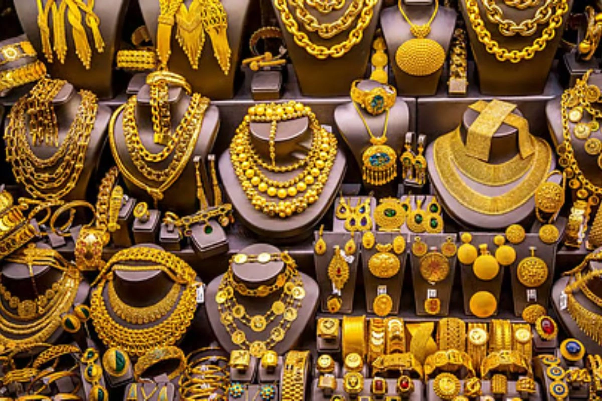 স্বর্ণের বাজারে বিশাল পতন: জেনে নিন আজকের দর (২ জানুয়ারি)