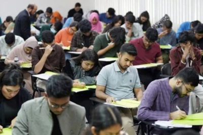 দেশের সবচেয়ে বড় চাকরির পরীক্ষা শুরু, প্রশ্নফাঁস গুঞ্জনে উত্তাপ
