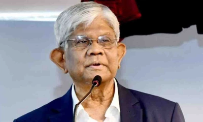 টানা তিন দিনের কর্মসূচি আন্দোলনকারীদের: পে-স্কেল বাস্তবায়ন নিয়ে যা জানালেন অর্থ উপদেষ্টা
