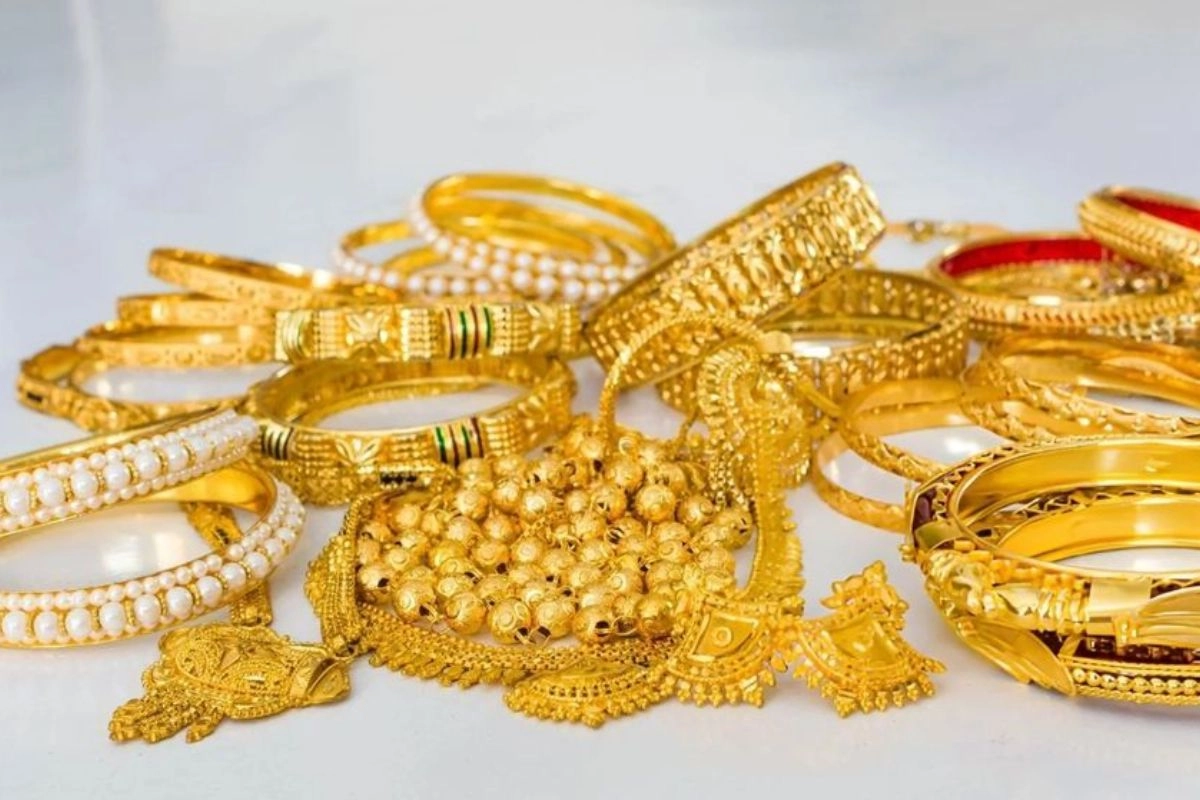 আবারও লাফ দিল স্বর্ণের দাম: দেখুন ২২,২১,১৮ ক্যারেটের মূল্য
