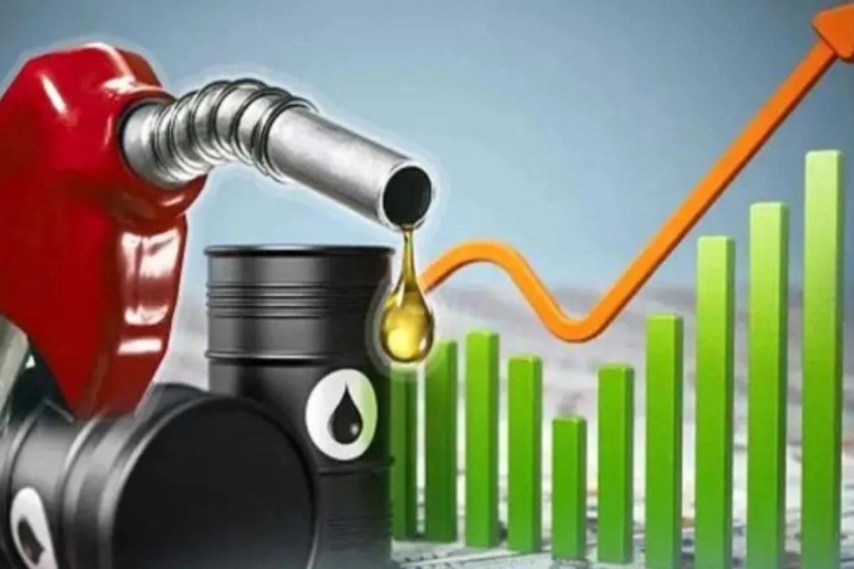 একলাফে বেড়ে গেল তেলের দাম
